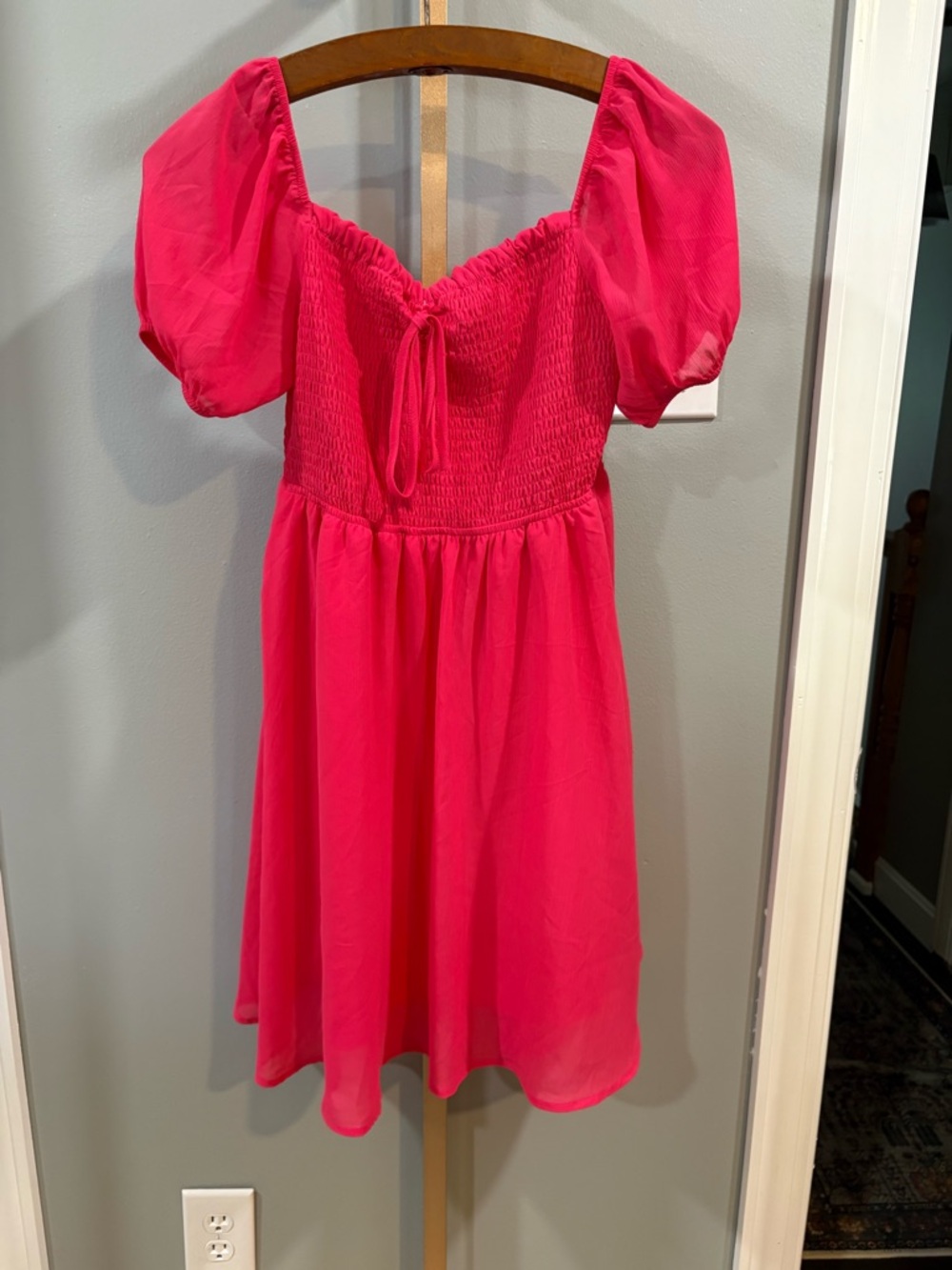 Smocked Puff-Sleeve Casual Dress in Bright Pink